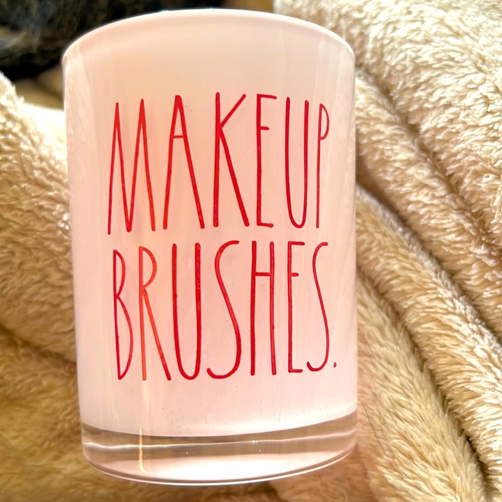 Rae Dunn makeup brush holder 💋